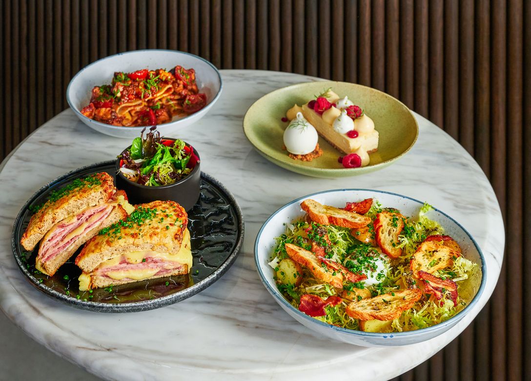 The Stamford Brasserie, Swissotel The Stamford - Credit Card Restaurant Offers